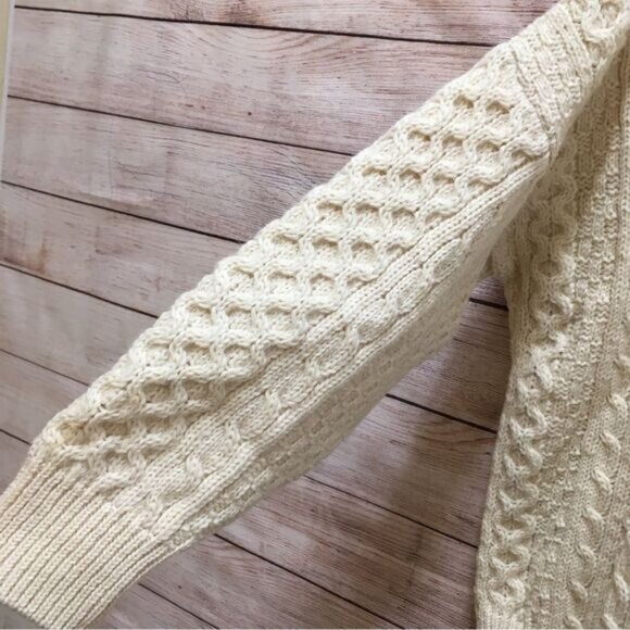 LATCHFORDS OF IRELAND CABLE KNIT OVERSIZED SLOUCHY SWEATER IN 100% WOOL - Picture 10 of 12